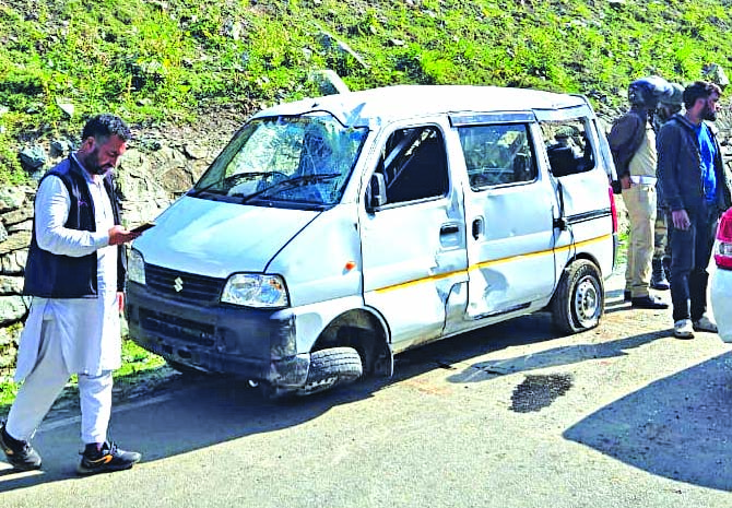 केदारनाथ मंदिर के पीछे की पहाड़ी पर एवलांच, कोई हताहत नहीं