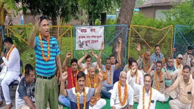 भूख हड़ताल पर रहकर रोडवेज कर्मचारी जता रहे रोष, विभिन्न मांगों को पूरा करने के लिए सांकेतिक धरना