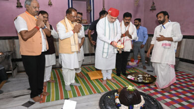 केन्द्रीय गृह मंत्री श्री अमित शाह ने महाप्रभु वल्लभाचार्य जी के मुख्य प्राकट्य बैठक स्थल और चम्पेश्वर महादेव की पूजा-अर्चना की