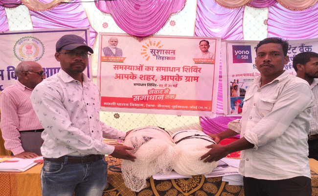 महाजाल से बदली जिंदगी : रूपलाल और राजेश की नई शुरुआत महाजाल से बदली जिंदगी : रूपलाल और राजेश की नई शुरुआत