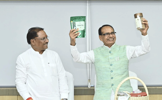 छत्तीसगढ़ की संस्कृति, स्वाद और स्वावलंबन की सोंधी महक से सजी जशप्योर ब्रांड के उत्पादों की केंद्रीय कृषि मंत्री श्री शिवराज सिंह चौहान ने की सराहना छत्तीसगढ़ की संस्कृति, स्वाद और स्वावलंबन की सोंधी महक से सजी जशप्योर ब्रांड के उत्पादों की केंद्रीय कृषि मंत्री श्री शिवराज सिंह चौहान ने की सराहना