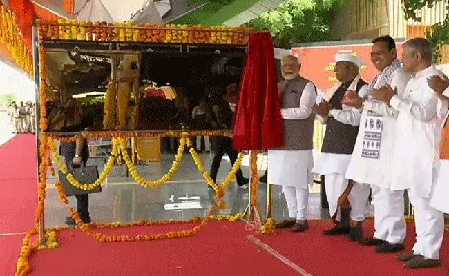 राजस्थान: बीकानेर पहुंचे पीएम मोदी, देशनोक स्टेशन का किया उद्घाटन