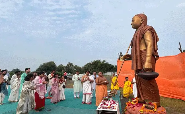ओंकारेश्वर की पुण्य भूमि से हो रहा एकात्मता का प्रसार : महामंडलेश्वर स्वामी नर्मदानंद