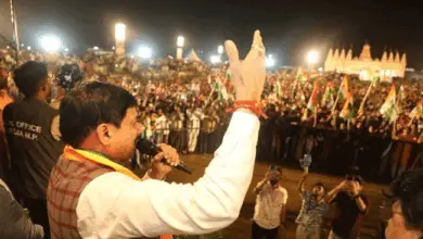 आगामी त्योहारों में स्थानीय उत्पाद खरीदकर “स्वदेशी” की भावना को प्रोत्साहित करें