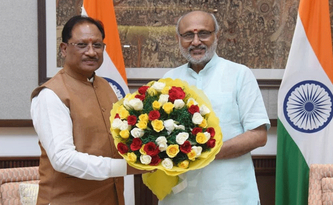 मुख्यमंत्री श्री विष्णु देव साय ने उपराष्ट्रपति श्री सी. पी. राधाकृष्णन से की सौजन्य भेंट