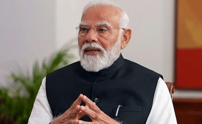 पीएम मोदी का महागठबंधन पर बड़ा हमला- लठबंधन वालों के लिए अपना स्वार्थ ही सबसे बड़ा पीएम मोदी का महागठबंधन पर बड़ा हमला- लठबंधन वालों के लिए अपना स्वार्थ ही सबसे बड़ा