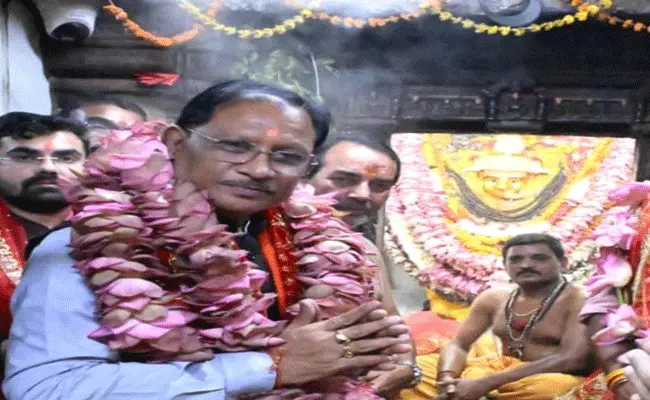 मुख्यमंत्री श्री विष्णु देव साय ने रतनपुर महामाया मंदिर में नवरात्रि पर की पूजा अर्चना