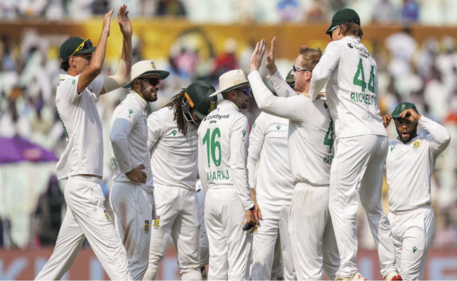 124 रन चेज नहीं कर सकी टीम इंडिया, दक्षिण अफ्रीका ने 30 रनों से हराया 124 रन चेज नहीं कर सकी टीम इंडिया, दक्षिण अफ्रीका ने 30 रनों से हराया