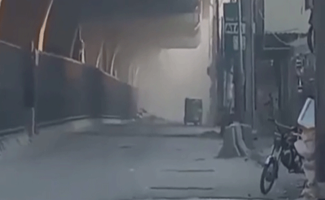 पाकिस्तान: पेशावर में पैरा मिलिट्री फोर्सेज के मुख्यालय पर हमला, 3 सुरक्षाकर्मियों की मौत