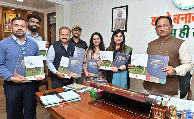 मुख्यमंत्री श्री विष्णु देव साय ने आईआईएसडी–स्वनिति इनिशिएटिव की ‘मैपिंग इंडियाज स्टेट लेवल एनर्जी ट्रांज़िशन: छत्तीसगढ़’ रिपोर्ट का किया विमोचन मुख्यमंत्री श्री विष्णु देव साय ने आईआईएसडी–स्वनिति इनिशिएटिव की ‘मैपिंग इंडियाज स्टेट लेवल एनर्जी ट्रांज़िशन: छत्तीसगढ़’ रिपोर्ट का किया विमोचन