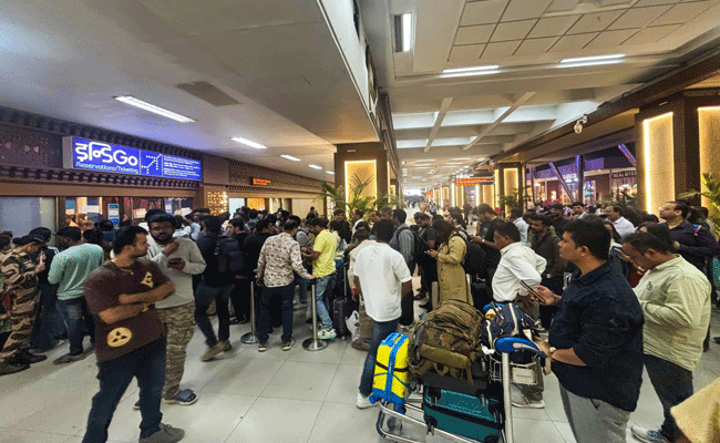 मनमाने किराए पर ब्रेक, सरकार ने तय किया फ्लाइट का किराया, 500 किमी के लिए 7500 रुपये मनमाने किराए पर ब्रेक, सरकार ने तय किया फ्लाइट का किराया, 500 किमी के लिए 7500 रुपये