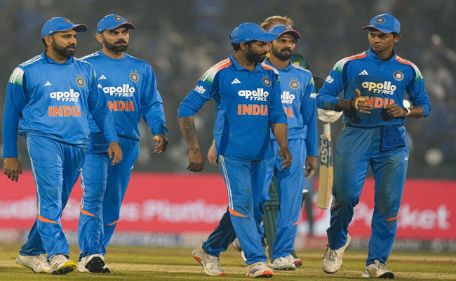 न्यूजीलैंड के खिलाफ वनडे सीरीज के लिए हुआ टीम इंडिया का ऐलान, इन खिलाड़ियों को मिली जगह न्यूजीलैंड के खिलाफ वनडे सीरीज के लिए हुआ टीम इंडिया का ऐलान, इन खिलाड़ियों को मिली जगह