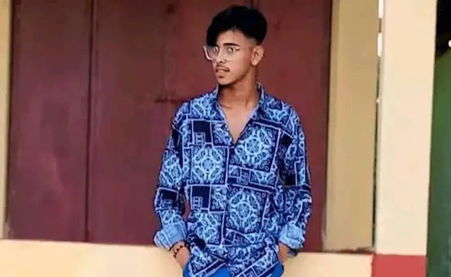 बांग्लादेश में एक और हिंदू की बेरहमी से हत्या, जहर पिलाकर ली गई जान बांग्लादेश में एक और हिंदू की बेरहमी से हत्या, जहर पिलाकर ली गई जान