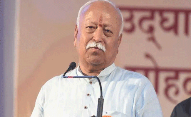 संघ प्रमुख मोहन भागवत का बड़ा बयान, बोले- मुझे और मोदी को धर्म ही चला रहा है