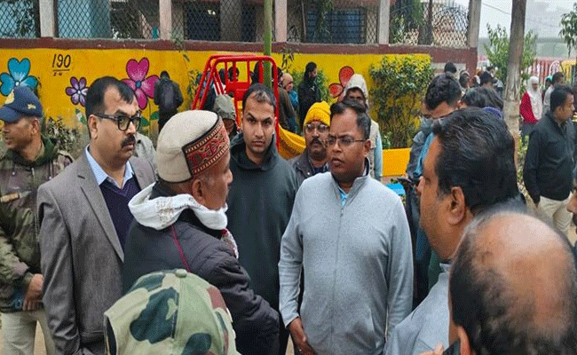 भागीरथपुरा क्षेत्र में रिंग सर्वे एवं फॉलोअप सर्वे का कार्य लगातार जारी भागीरथपुरा क्षेत्र में रिंग सर्वे एवं फॉलोअप सर्वे का कार्य लगातार जारी