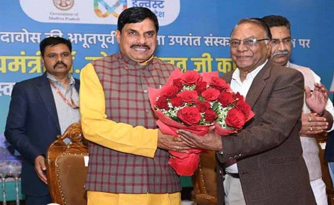 व्यापार व्यवसाय के लिए हर देश भारत से जुड़ने के लिए प्रयासरत : मुख्यमंत्री डॉ. यादव व्यापार व्यवसाय के लिए हर देश भारत से जुड़ने के लिए प्रयासरत : मुख्यमंत्री डॉ. यादव