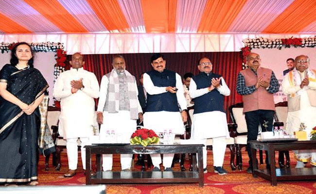 वृद्धजनों की सेवा और ओल्ड एज होम की स्थापना के लिए सरकार ने समाज को साथ जोड़ा : मुख्यमंत्री डॉ. यादव वृद्धजनों की सेवा और ओल्ड एज होम की स्थापना के लिए सरकार ने समाज को साथ जोड़ा : मुख्यमंत्री डॉ. यादव