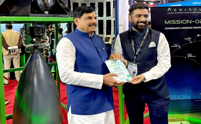 मुख्यमंत्री डॉ. यादव ने एआई इम्पैक्ट समिट में नीवक्लाउड के स्टॉल का किया अवलोकन