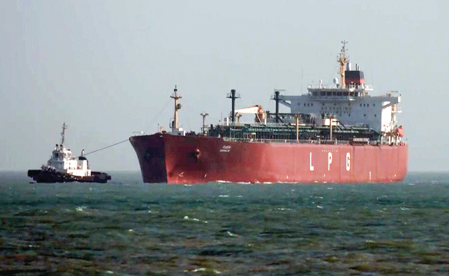 LPG लेकर गुजरात के मुंद्रा पोर्ट पहुंचा भारतीय जहाज शिवालिक LPG लेकर गुजरात के मुंद्रा पोर्ट पहुंचा भारतीय जहाज शिवालिक