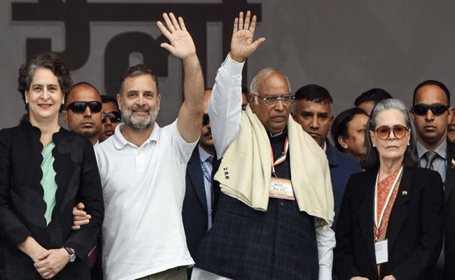 केरल विधानसभा चुनाव: कांग्रेस ने जारी की 55 उम्मीदवारों की पहली लिस्ट, वीडी सतीशन को मिला पारावूर से टिकट