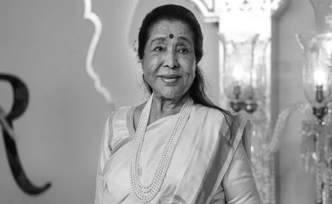 नहीं रहीं आशा भोसले, 92 की उम्र में ली आखिरी सांस, कल होगा अंतिम संस्कार