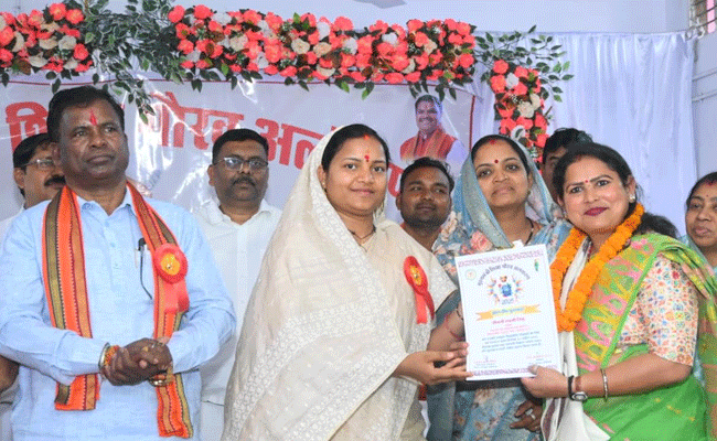 शिक्षकों के समर्पण से ही होगा शिक्षा का सशक्त निर्माण – मंत्री श्रीमती लक्ष्मी राजवाड़े