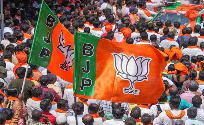 4 मई, दीदी गई: बंगाल के रुझानों में बीजेपी सरकार, 196 सीटों पर बढ़त