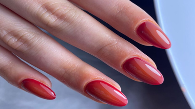 Long nails, no problem: How to use your phone with ease |